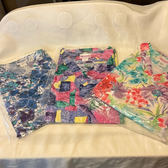 Women’s scrubs top bundle size large 3 pieces L~3 - Picture 2 of 8